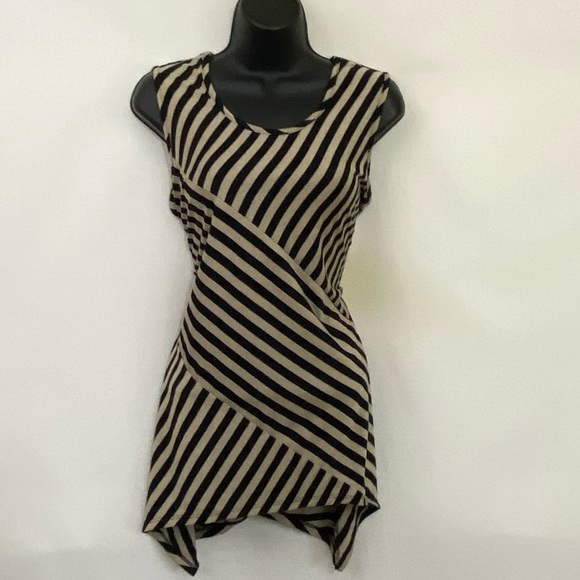 new directions Tops - L-48 New Directions Cream & Black Stripe Sleeveless Blouse Size L